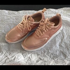 LIMITED EDITION NIKE THEA